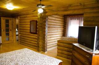 Гостевой дом Liubava Поляна Семейный номер-5