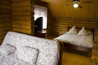 Гостевой дом Liubava Поляна Семейный номер-12