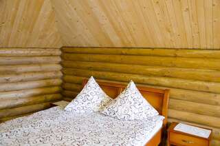 Гостевой дом Liubava Поляна Семейный номер-13