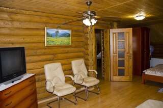 Гостевой дом Liubava Поляна Семейный номер-15