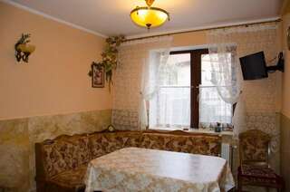 Гостевой дом Liubava Поляна Семейный номер-20